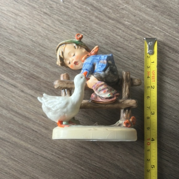 Goebel Hummel  barnyard hero figurine - Picture 6 of 7